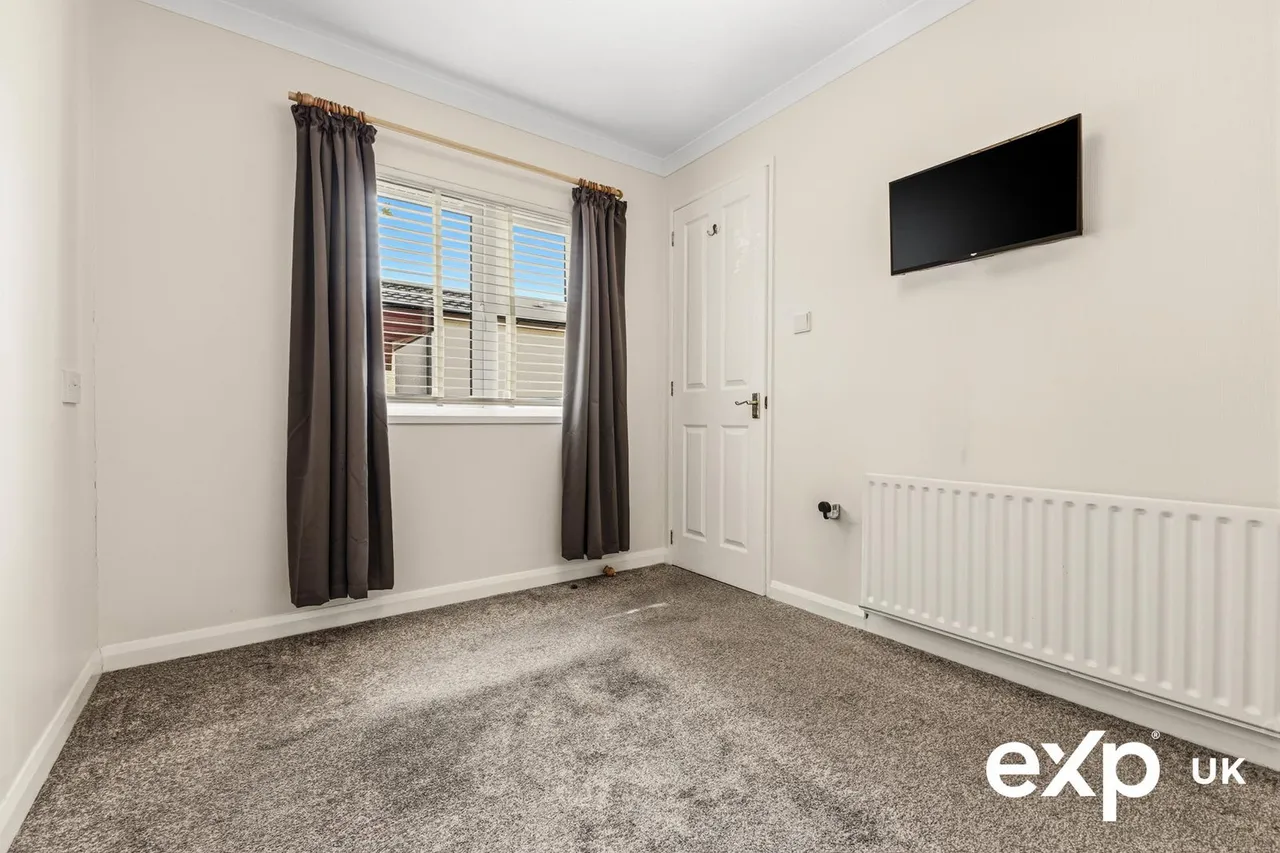 Fairholme Park, Ollerton, NG22, photo 16