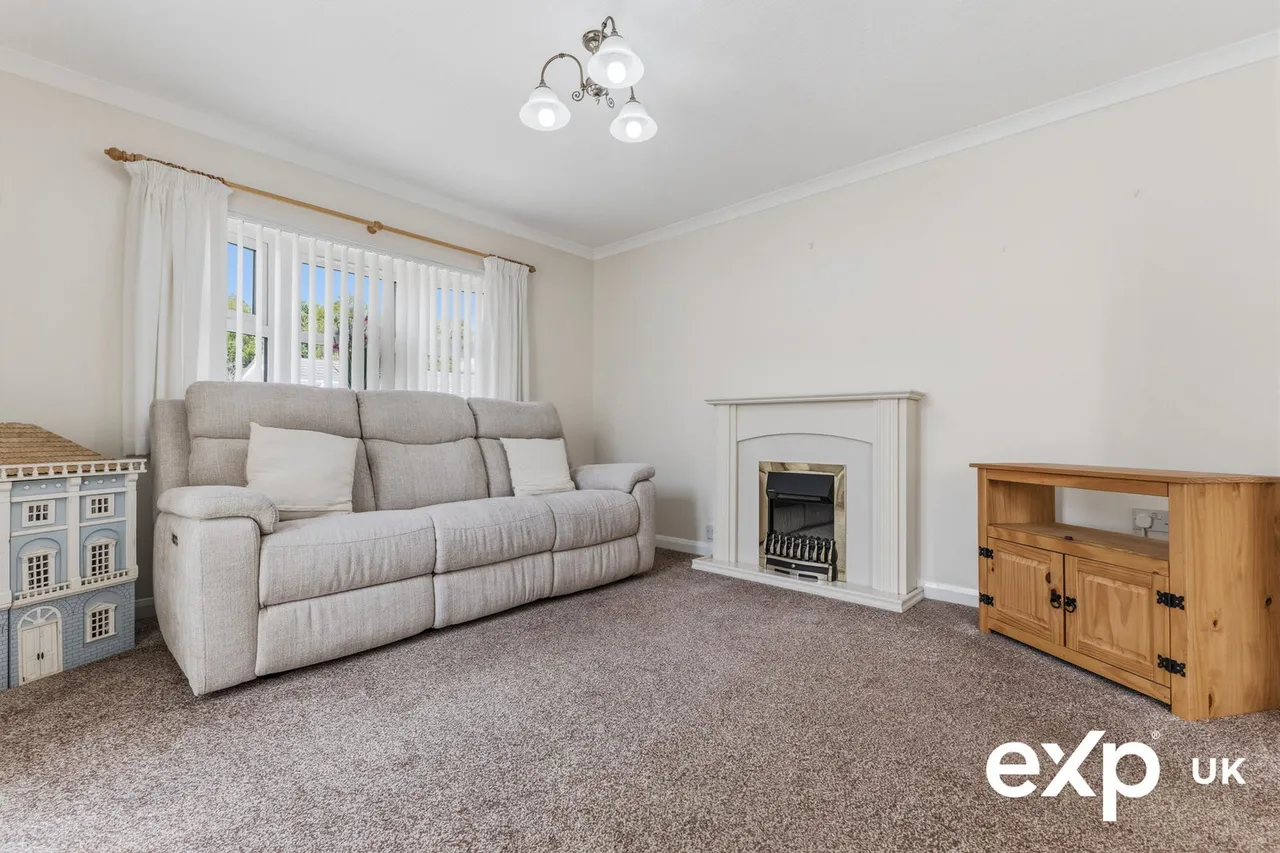 Fairholme Park, Ollerton, NG22, photo 6
