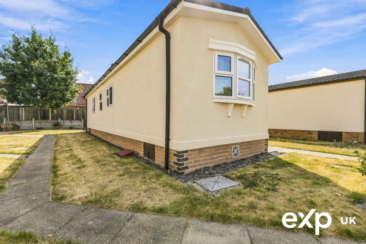 Fairholme Park, Ollerton, NG22, photo 21