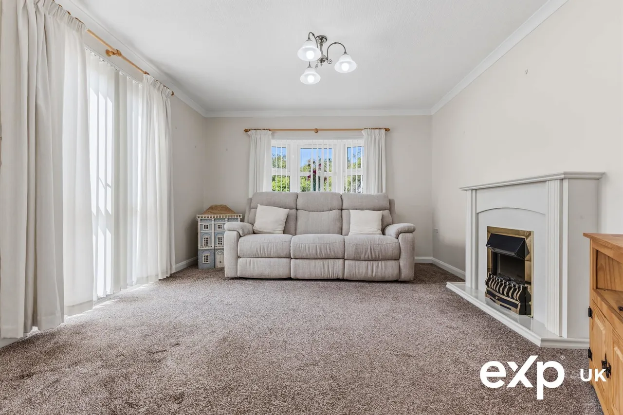 Fairholme Park, Ollerton, NG22, photo 10