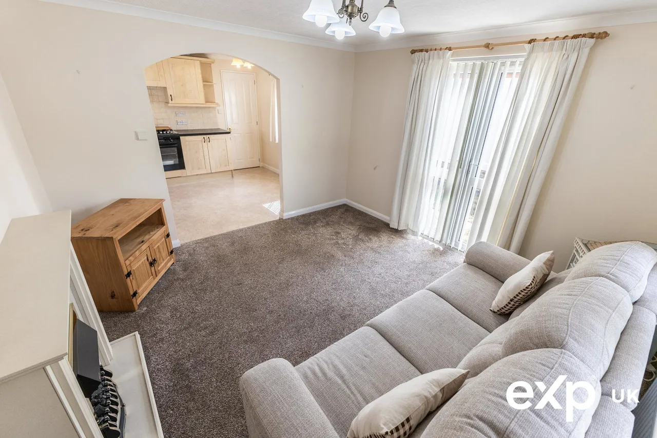 Fairholme Park, Ollerton, NG22, photo 7