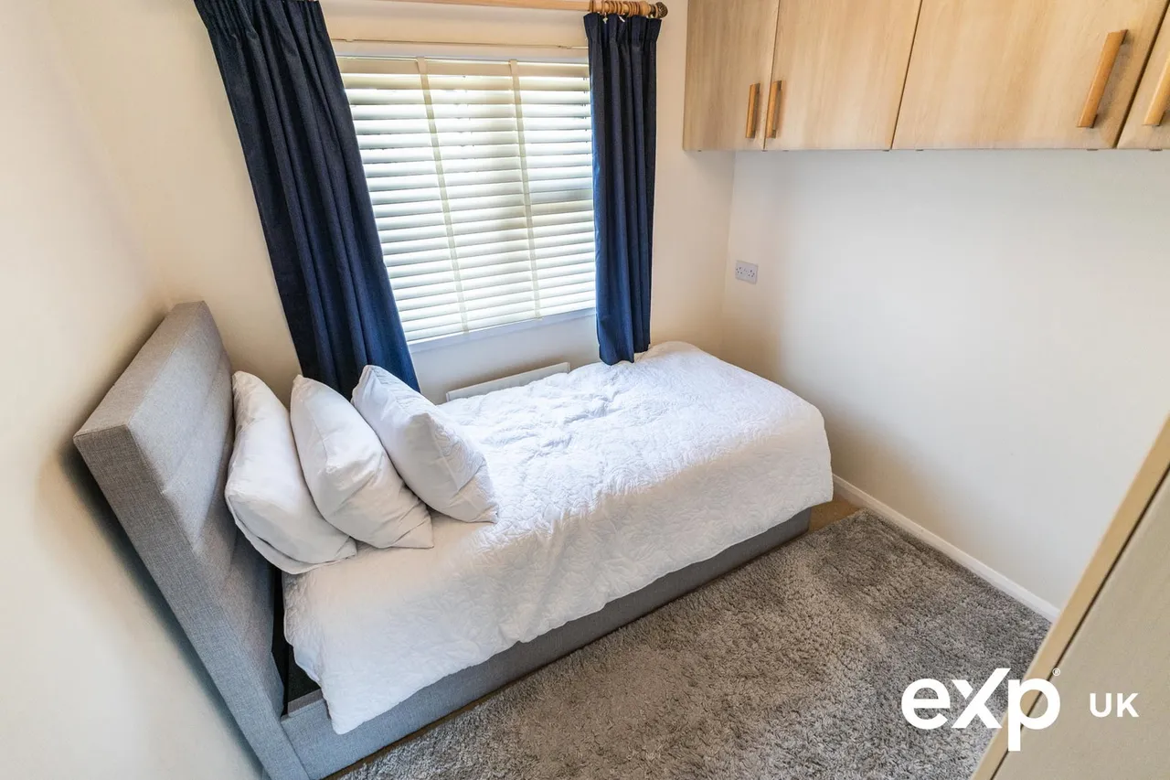 Fairholme Park, Ollerton, NG22, photo 14