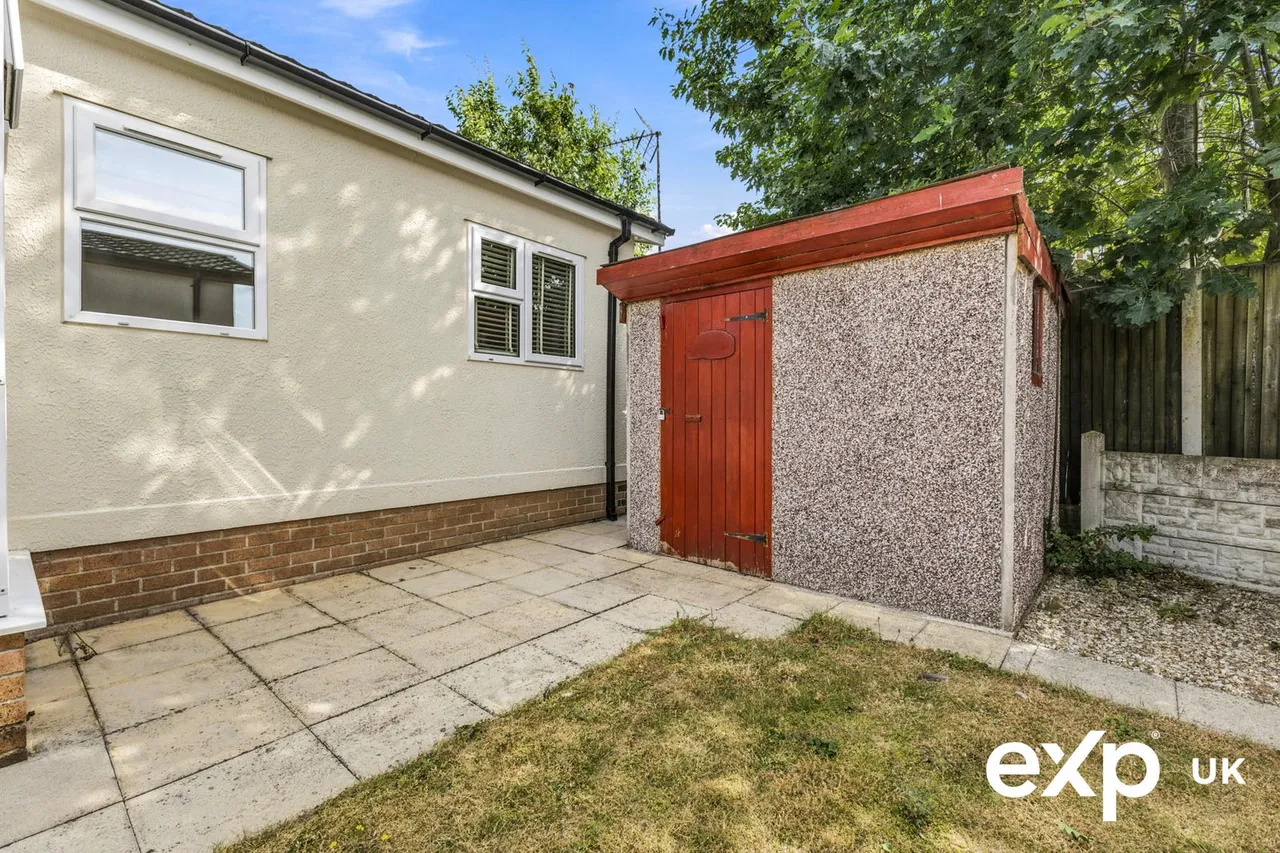 Fairholme Park, Ollerton, NG22, photo 22