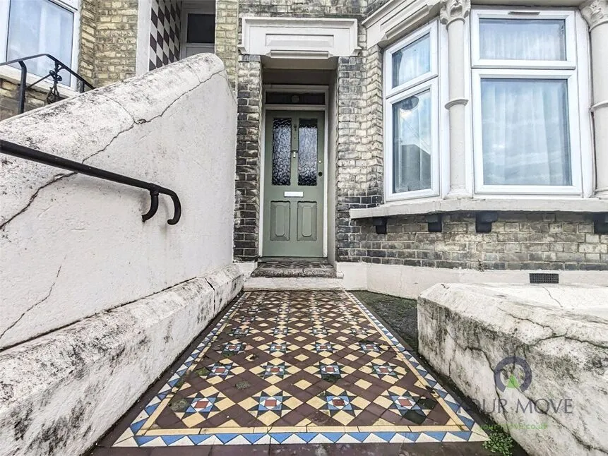 Luton Road, Chatham, Kent, ME4, photo 2