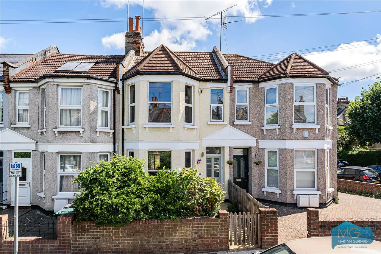 4 bed house for sale, Pembroke Road, London, N10