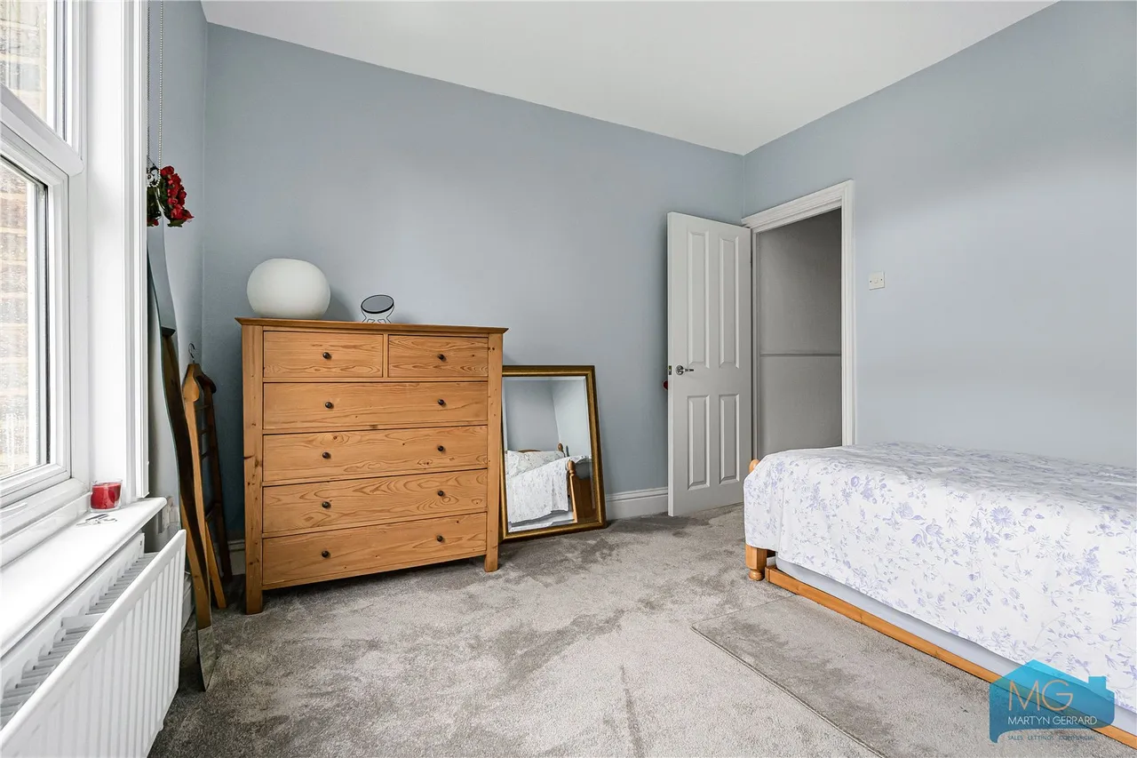 Pembroke Road, London, N10, photo 22