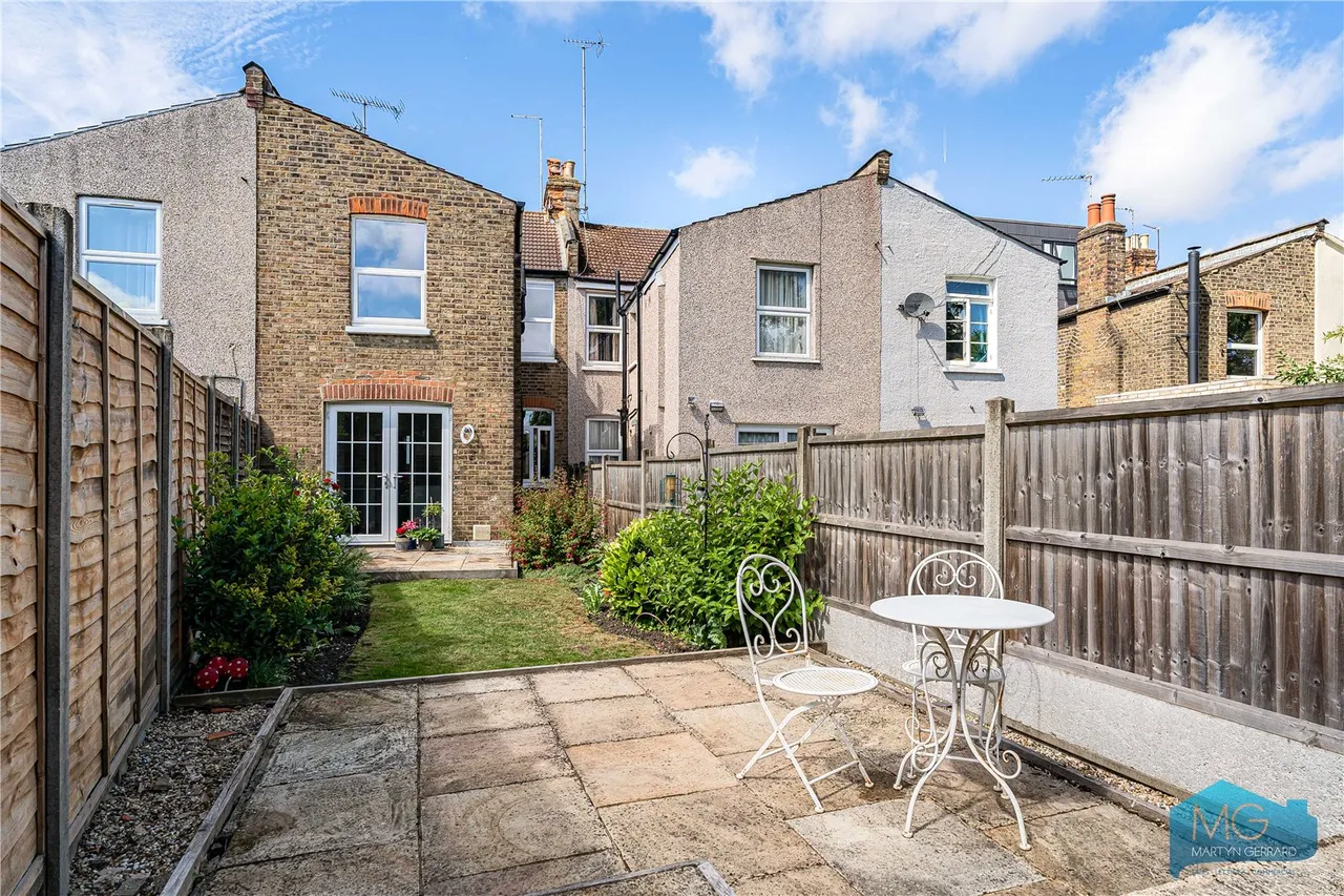 Pembroke Road, London, N10, photo 15