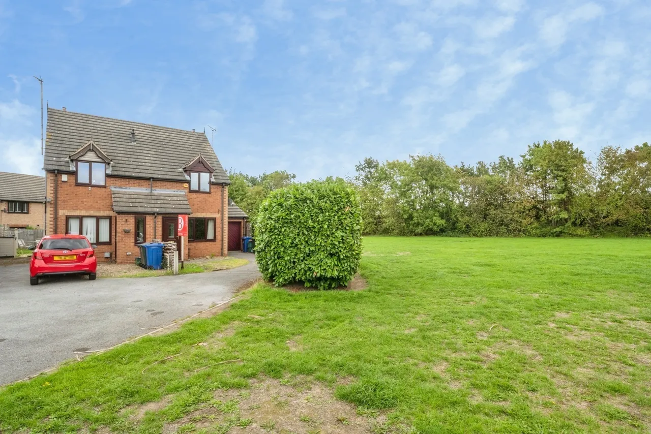 Grace Road, Edlington, Doncaster, South Yorkshire, DN12, photo 5