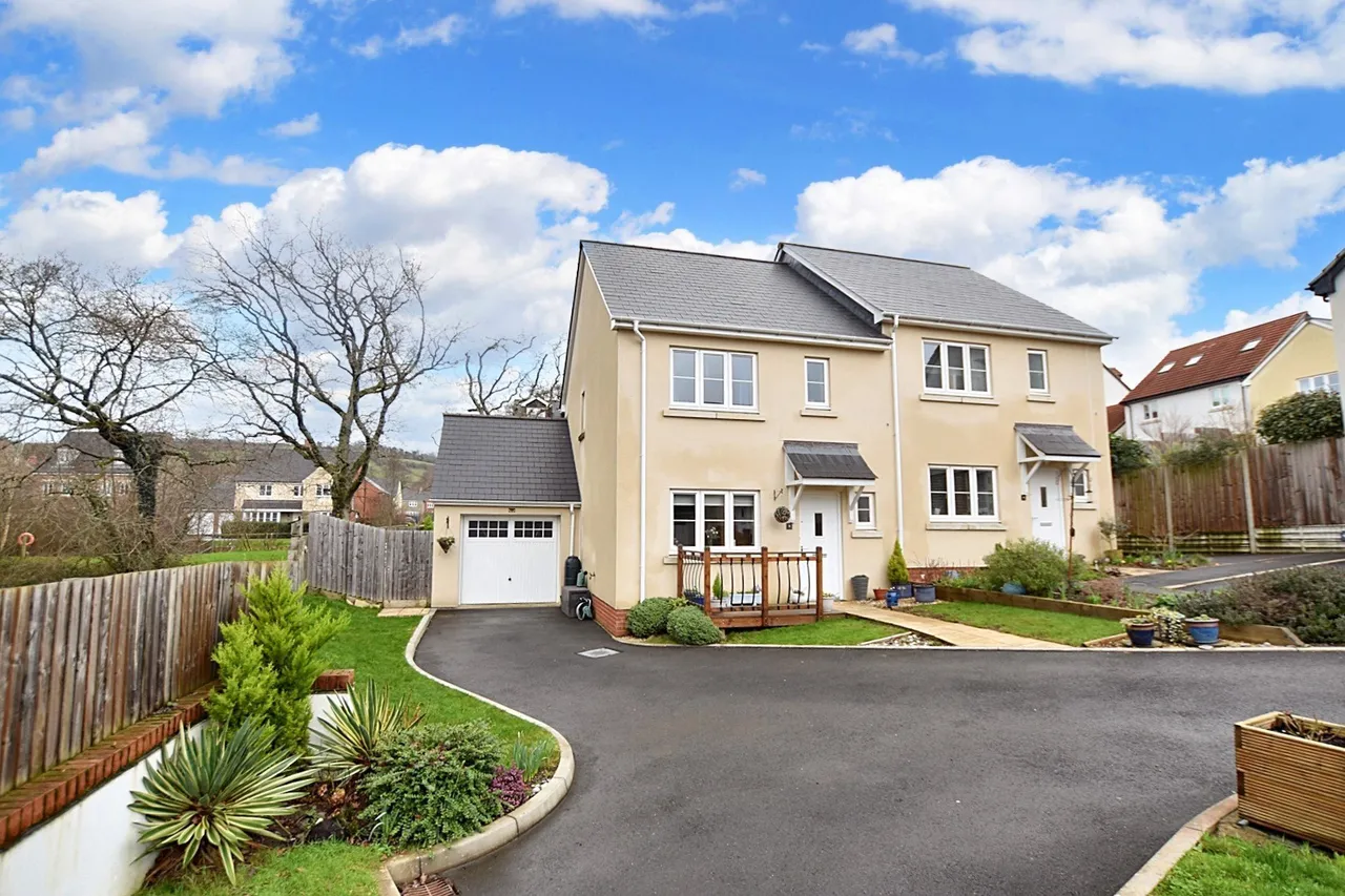 3 bed property for sale — Wyatt Close, Bovey Tracey, Newton Abbot, Devon, TQ13