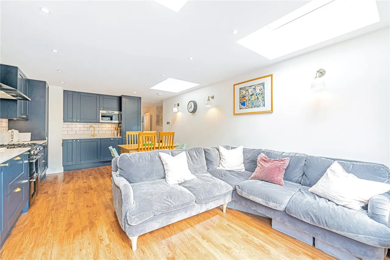 Victor Road, Teddington, TW11 8SR, photo 3