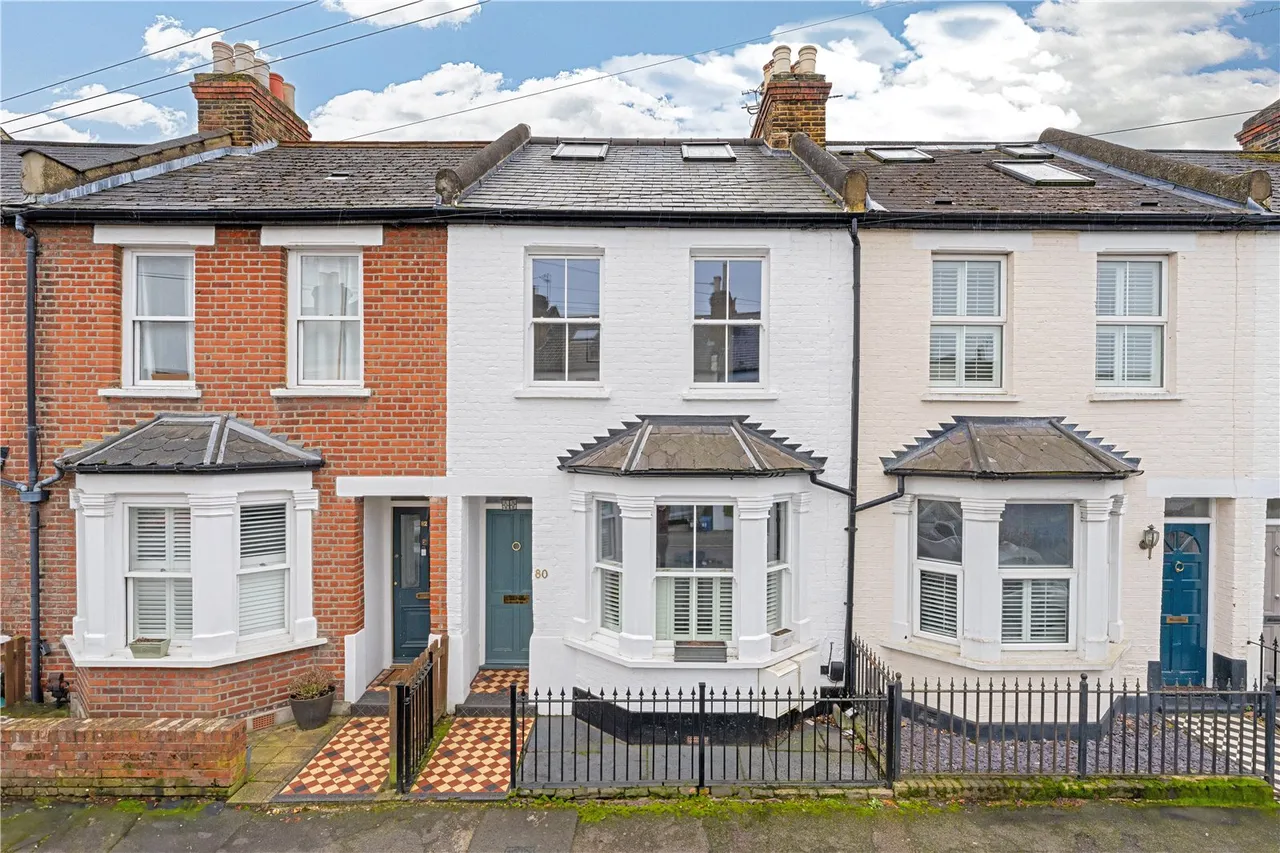 4 bed house for sale — Victor Road, Teddington, TW11 8SR