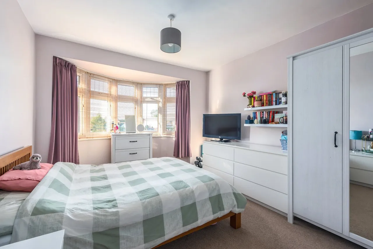 Worple Road, Staines, TW18, photo 16