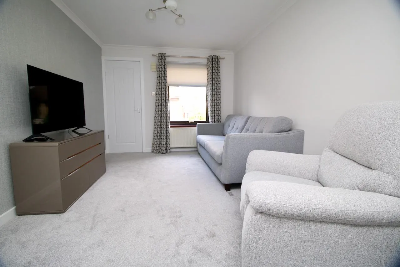 Logan Drive, Cumbernauld, G68 9EY, photo 6