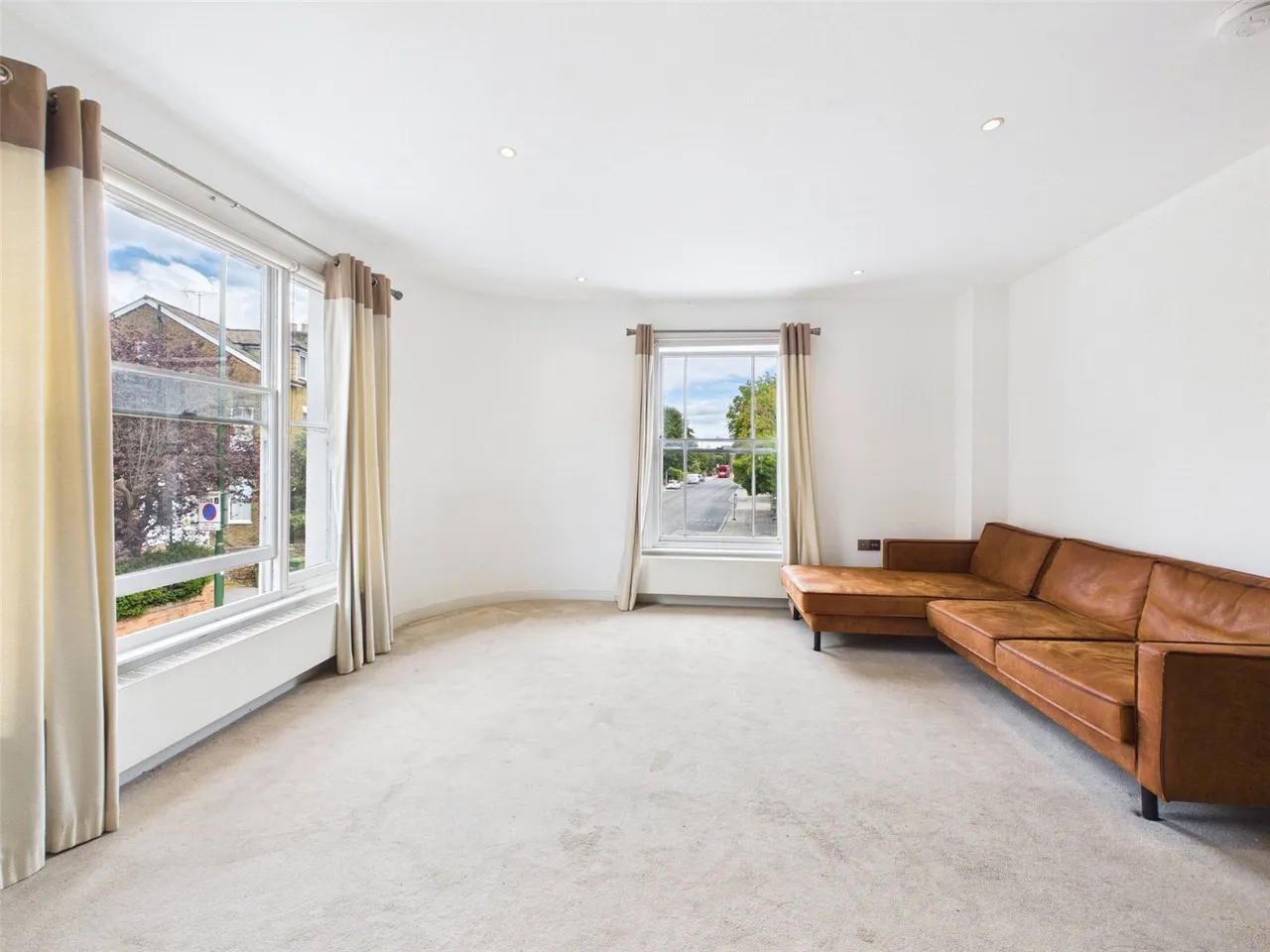 1 bed flat to rent, Kings Road, Richmond, TW10