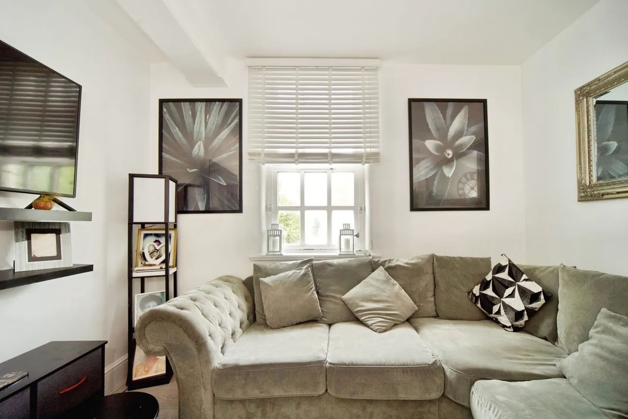 Brading Crescent, LONDON, E11, photo 4