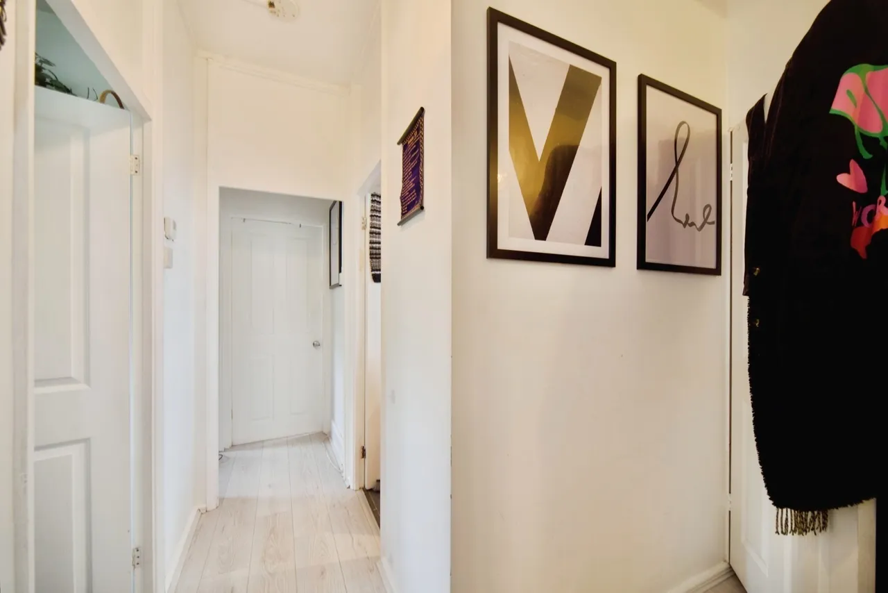 Brading Crescent, LONDON, E11, photo 8