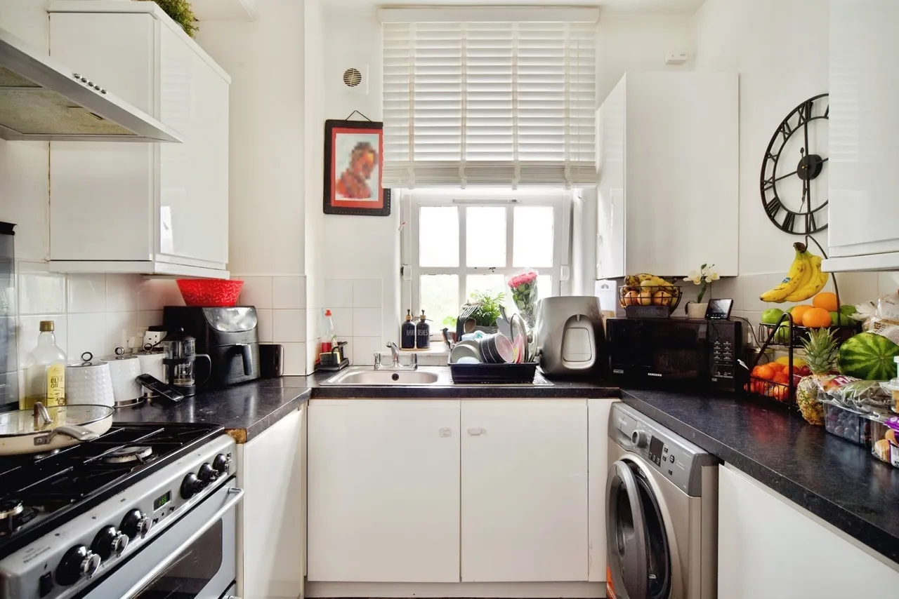 Brading Crescent, LONDON, E11, photo 6