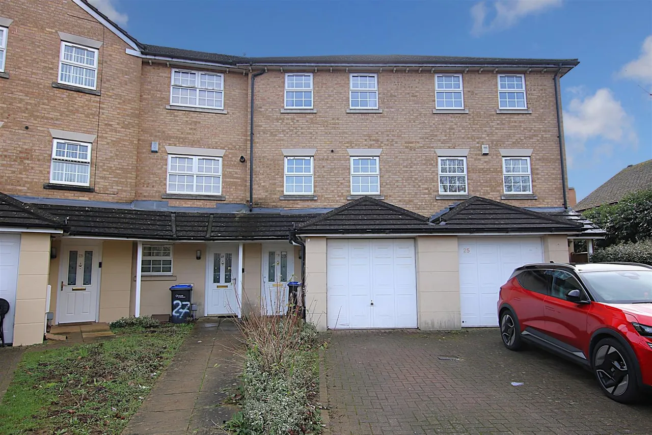 3 bed house for sale — Auctioneers Way, Northampton