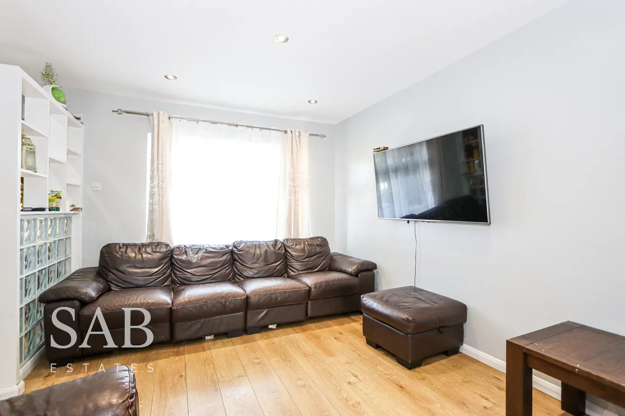 Ferrymead Avenue, Greenford, UB6, photo 6