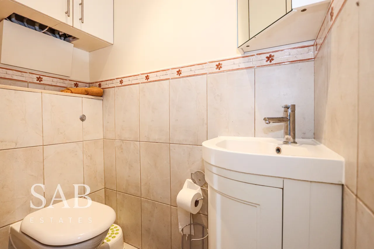 Ferrymead Avenue, Greenford, UB6, photo 11