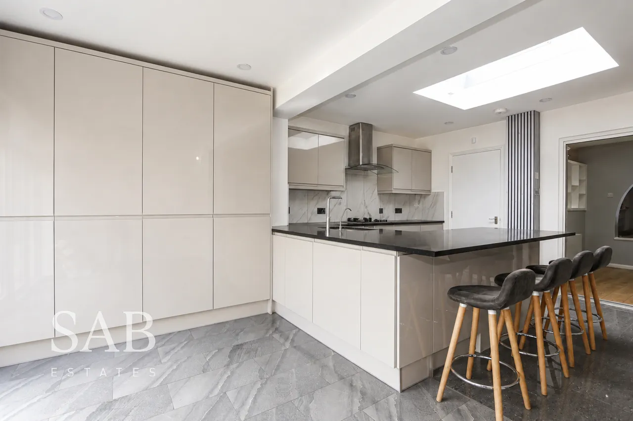Ferrymead Avenue, Greenford, UB6, photo 9