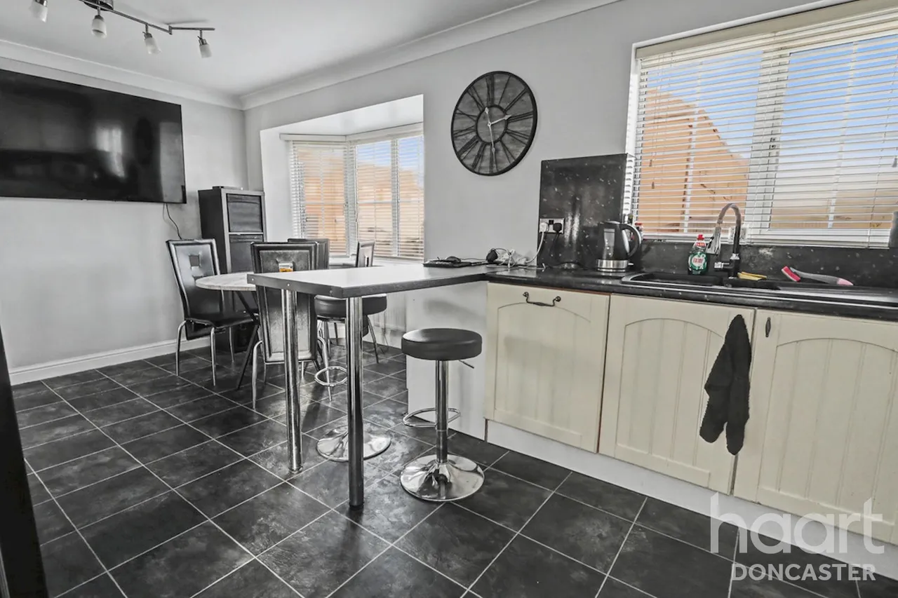 Lord Porter Avenue, Stainforth, DN7, photo 12