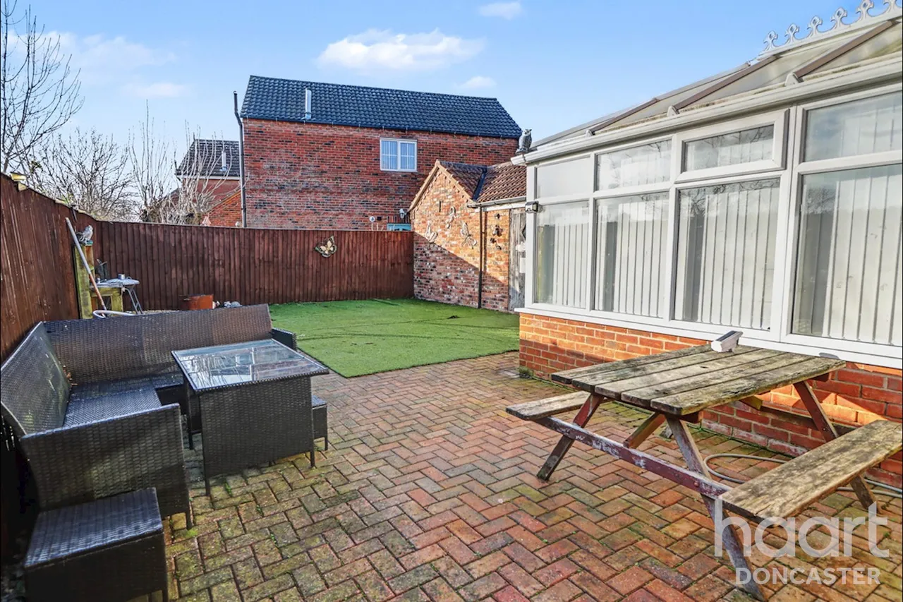 Lord Porter Avenue, Stainforth, DN7, photo 4
