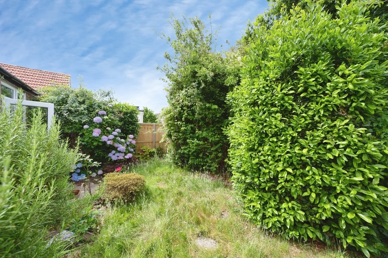 Sea Front Estate, Hayling Island, PO11, photo 8