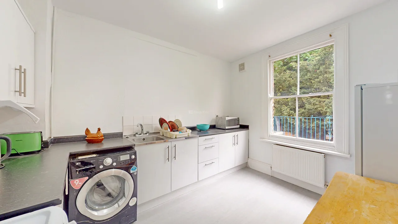 Pembroke Road, N10, photo 2