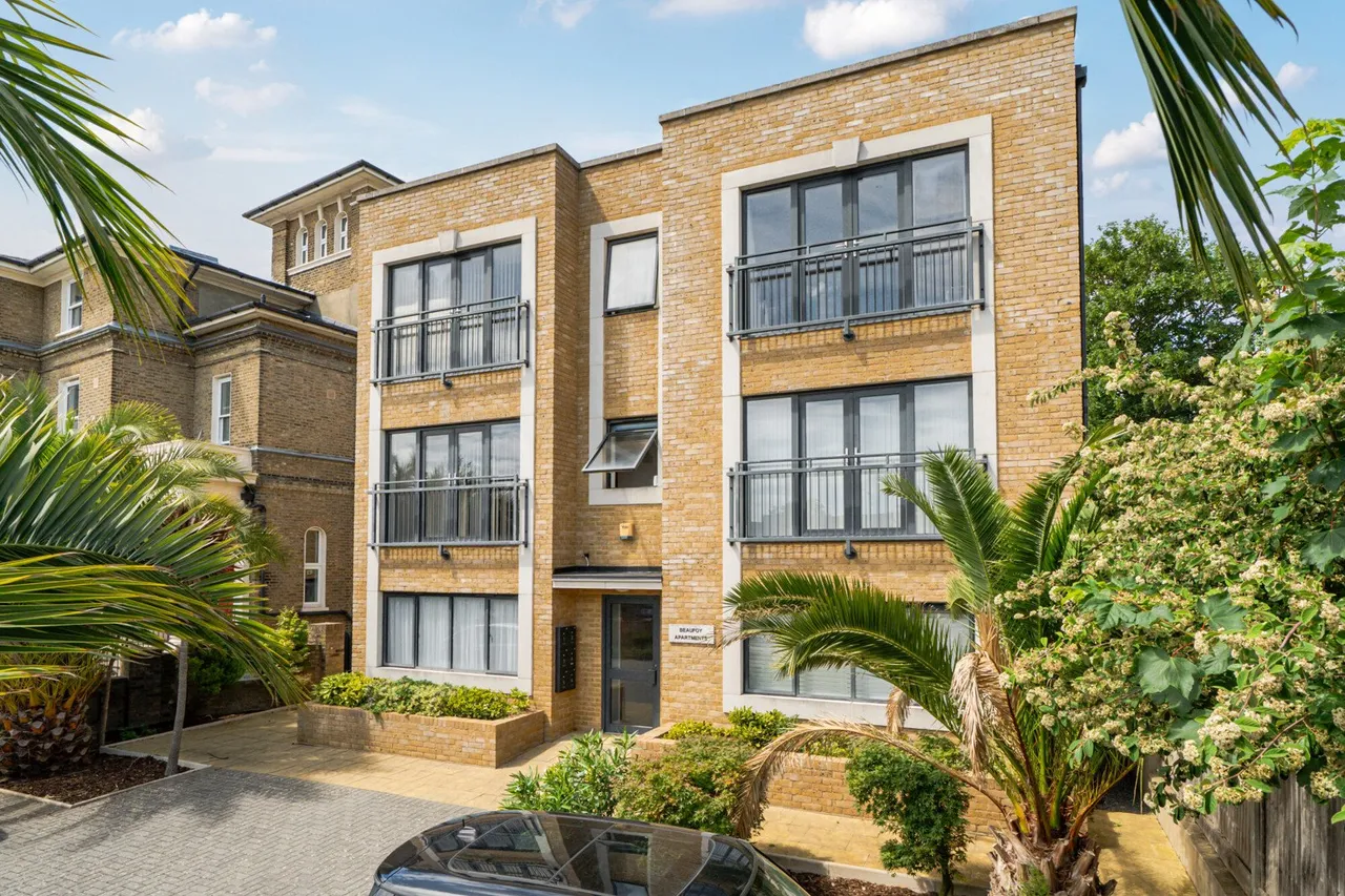 1 bed flat for sale — Belmont Park, SE13