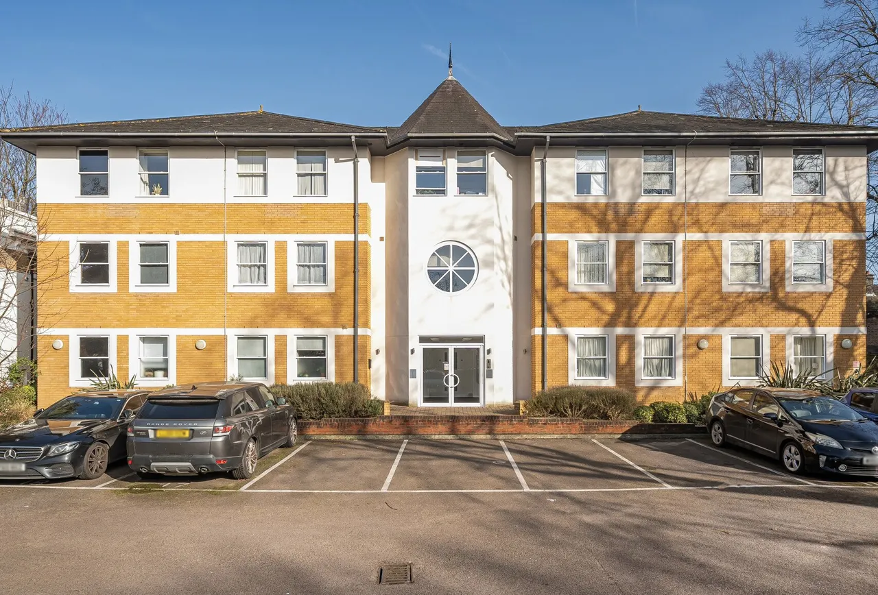 1 bed flat for sale — Cricket Green, Mitcham, CR4 4LB