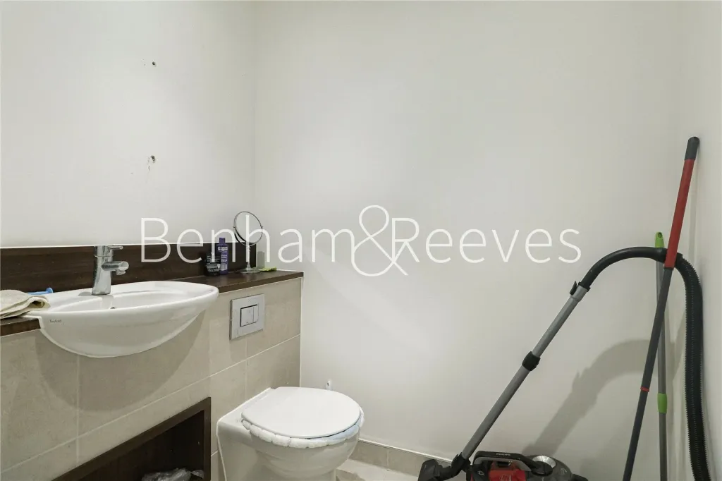 Farnsworth Drive, Edgware, HA8, photo 20