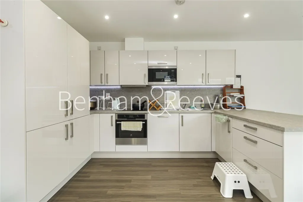Farnsworth Drive, Edgware, HA8, photo 2