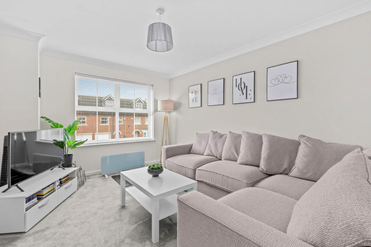 Juniper Drive, Weston Turville, HP22, photo 6