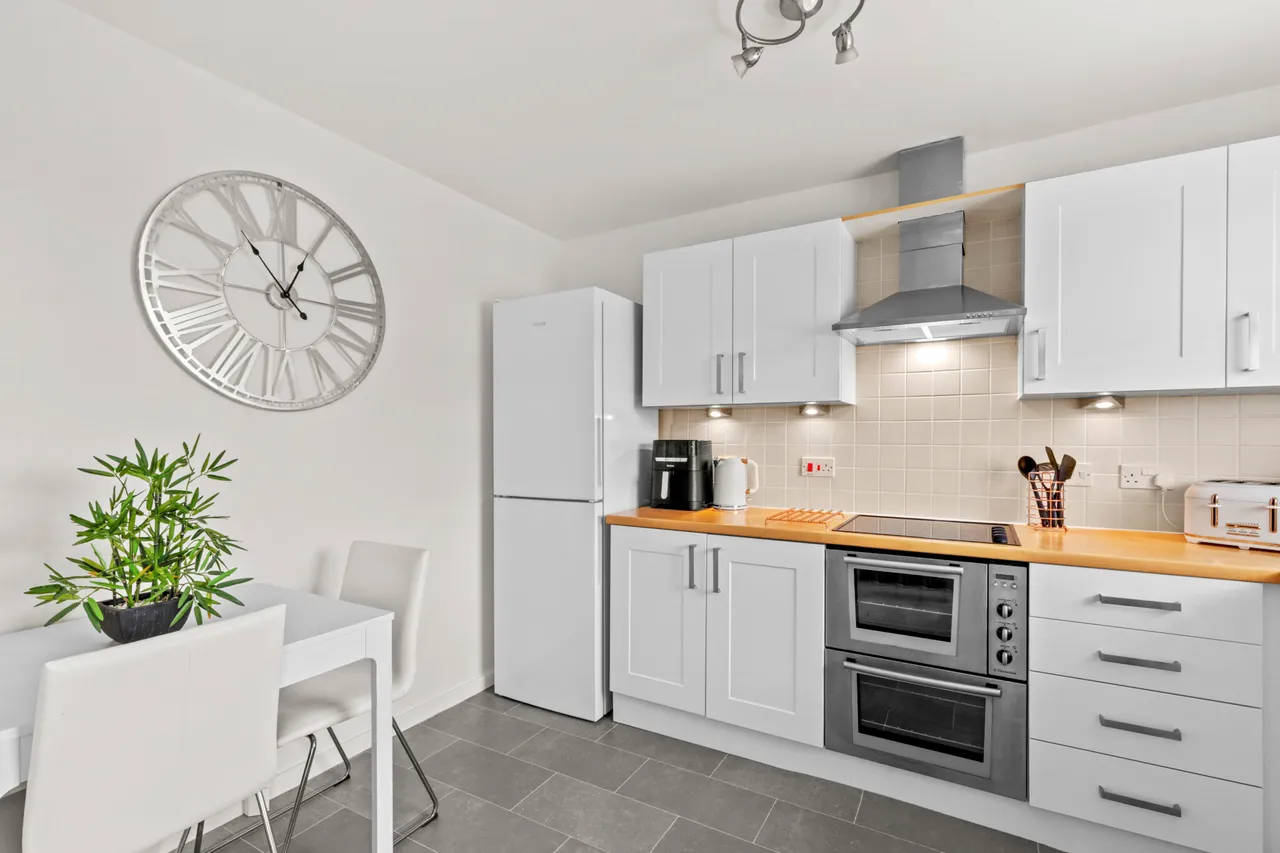 Juniper Drive, Weston Turville, HP22, photo 2