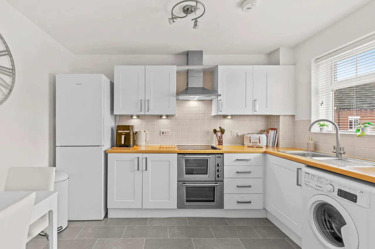 Juniper Drive, Weston Turville, HP22, photo 5