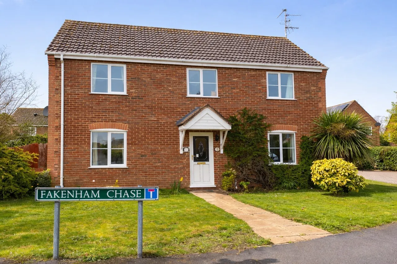 3 bed house for sale — Fakenham Chase, Holbeach, Spalding