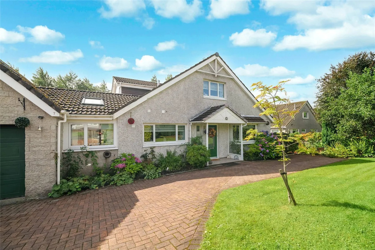 5 bed house for sale — Scott Drive, Cumbernauld, Glasgow, North Lanarkshire, G67