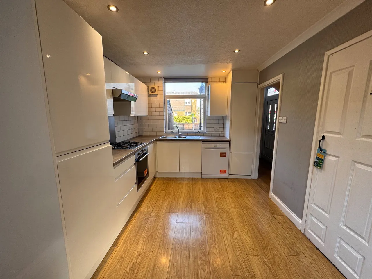 Goodwood Avenue, Sale, M33, photo 4