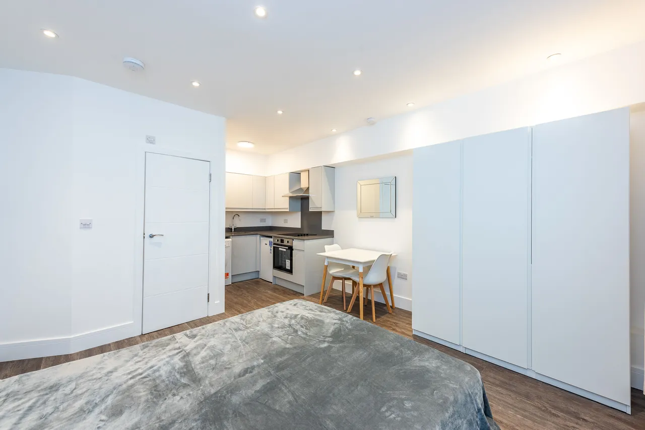 Flat 2, 10 Nevern Square, London, photo 6