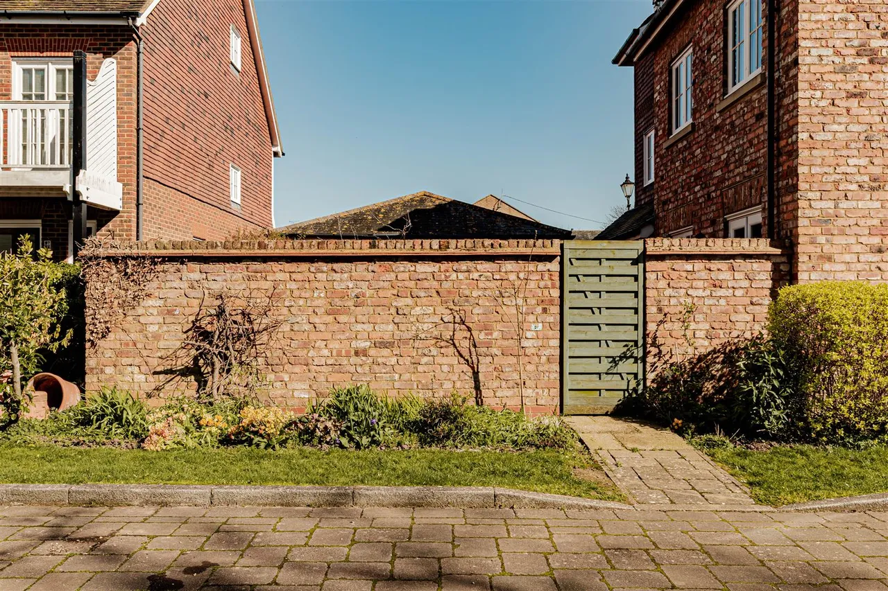 College Gardens, Westgate-On-Sea, Kent, CT8 8EY, photo 30