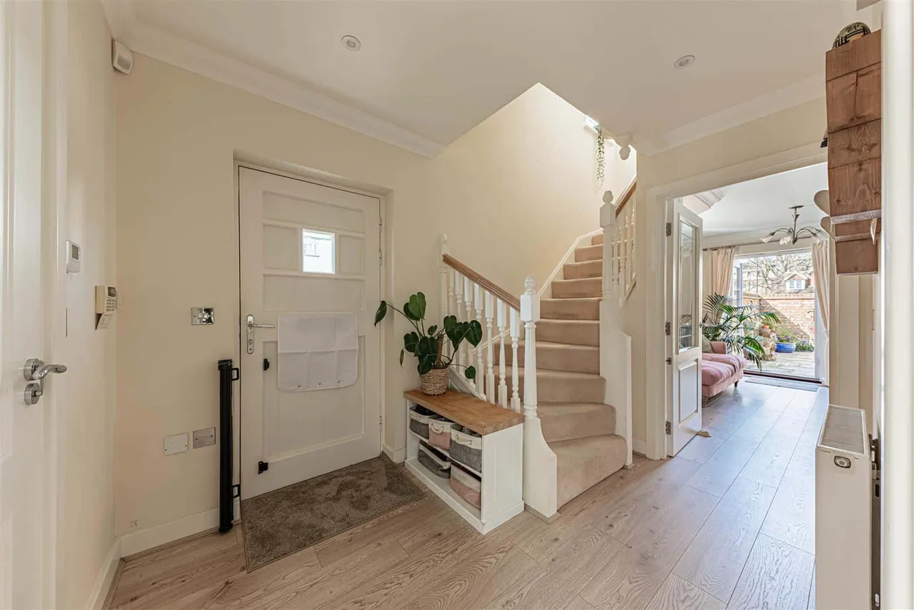 College Gardens, Westgate-On-Sea, Kent, CT8 8EY, photo 8