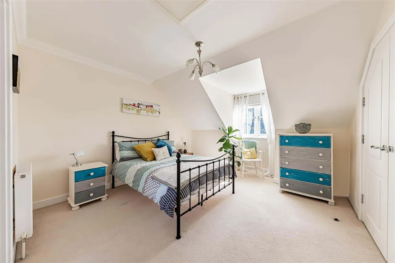 College Gardens, Westgate-On-Sea, Kent, CT8 8EY, photo 17