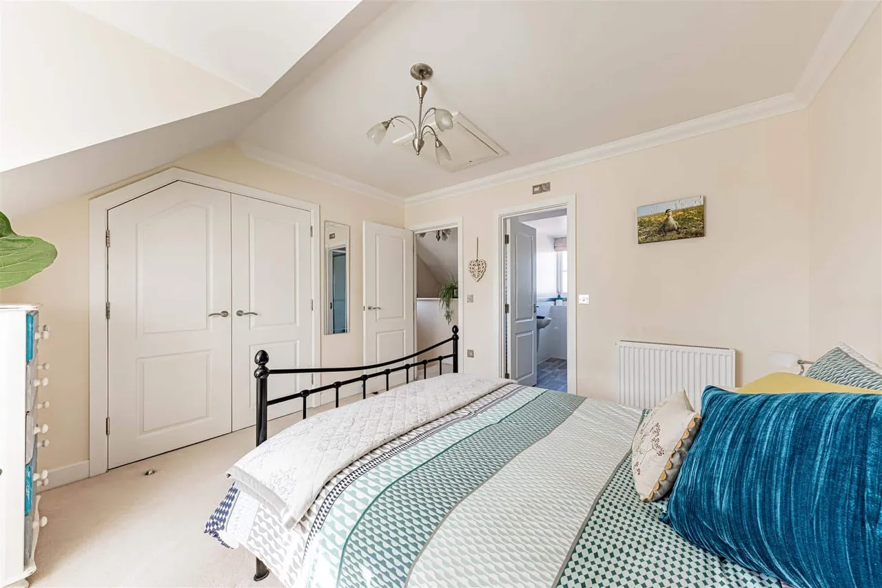College Gardens, Westgate-On-Sea, Kent, CT8 8EY, photo 18