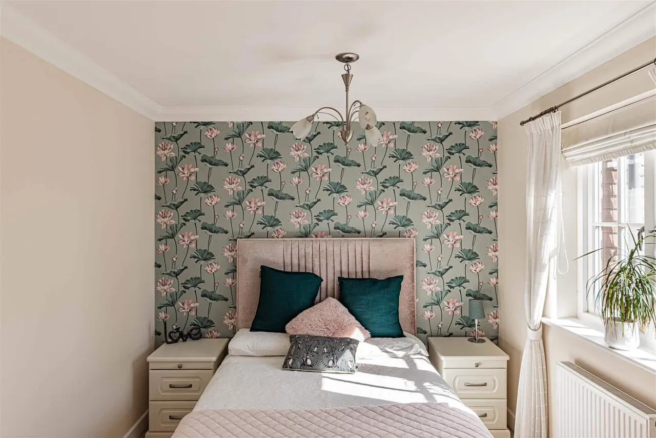 College Gardens, Westgate-On-Sea, Kent, CT8 8EY, photo 14