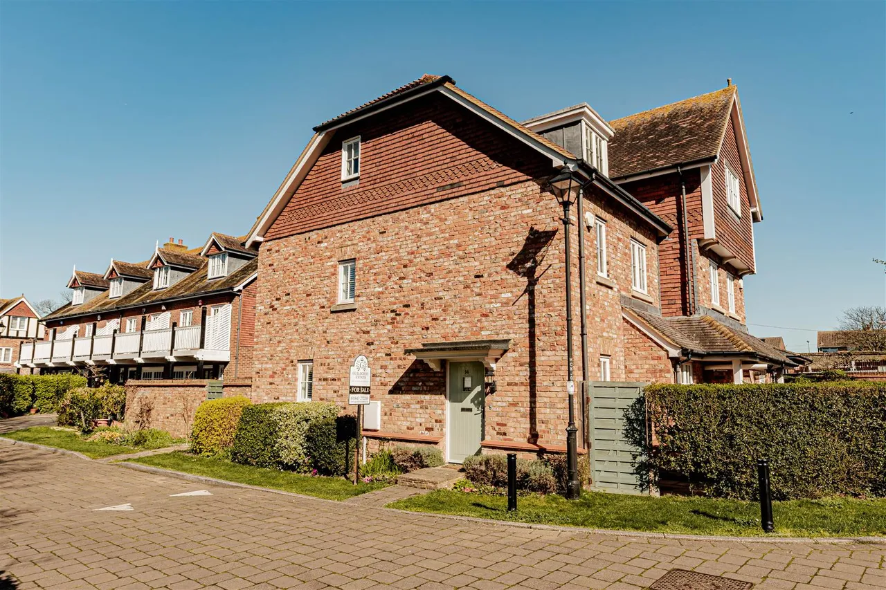 College Gardens, Westgate-On-Sea, Kent, CT8 8EY, photo 27