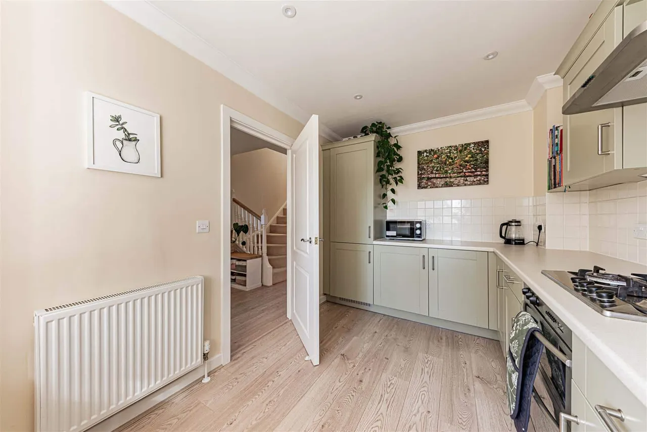 College Gardens, Westgate-On-Sea, Kent, CT8 8EY, photo 6