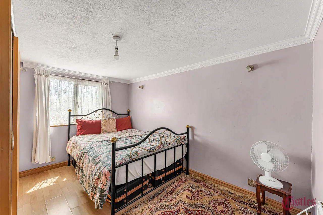 Lea Bridge Road, London, E5, photo 8