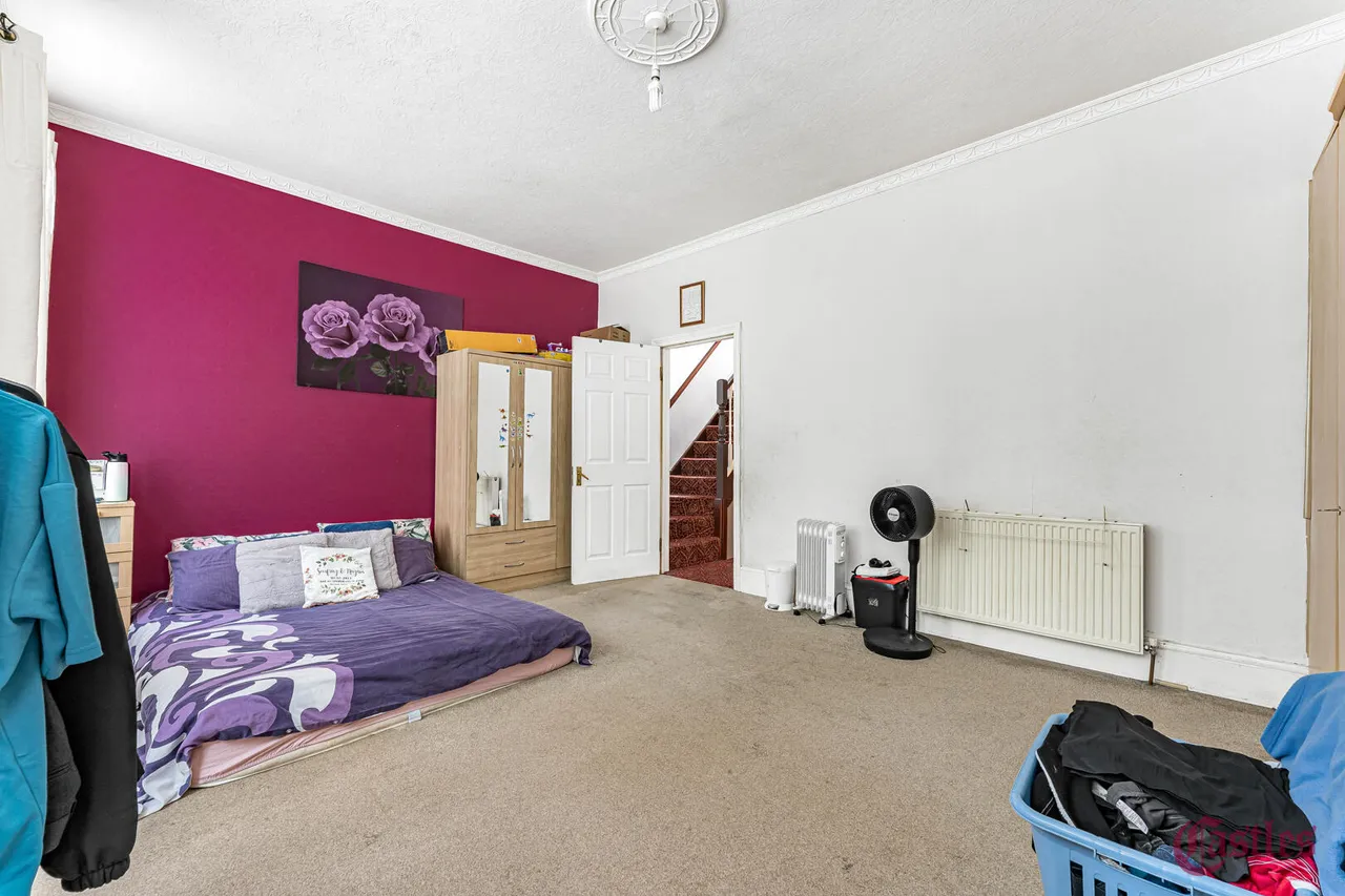 Lea Bridge Road, London, E5, photo 12