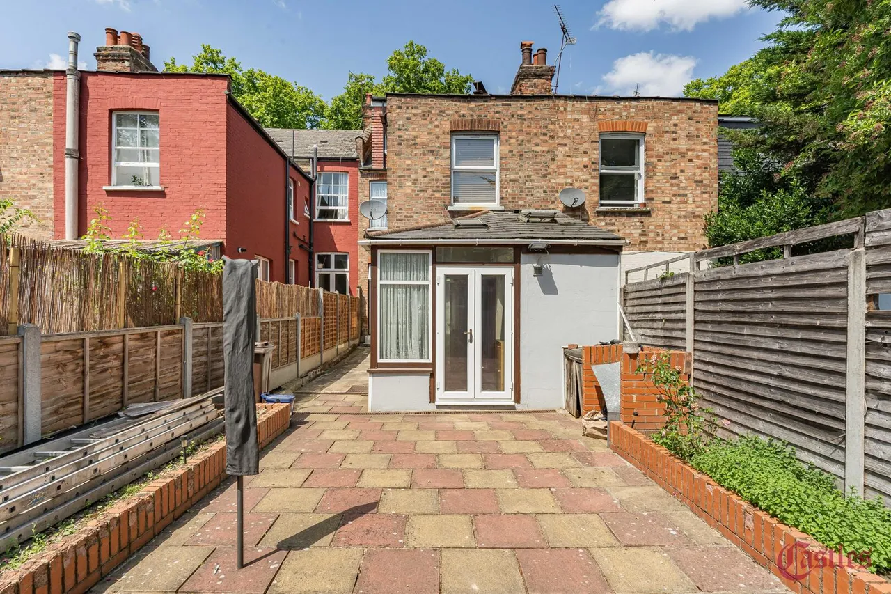 Lea Bridge Road, London, E5, photo 29